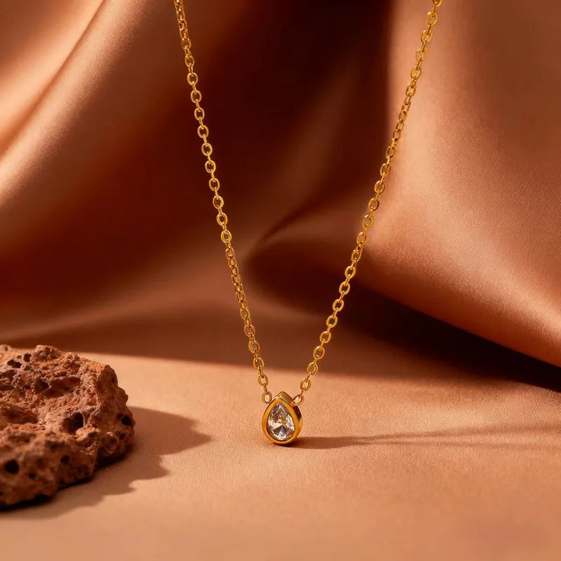 Aurelia Teardrop Necklace ⭐