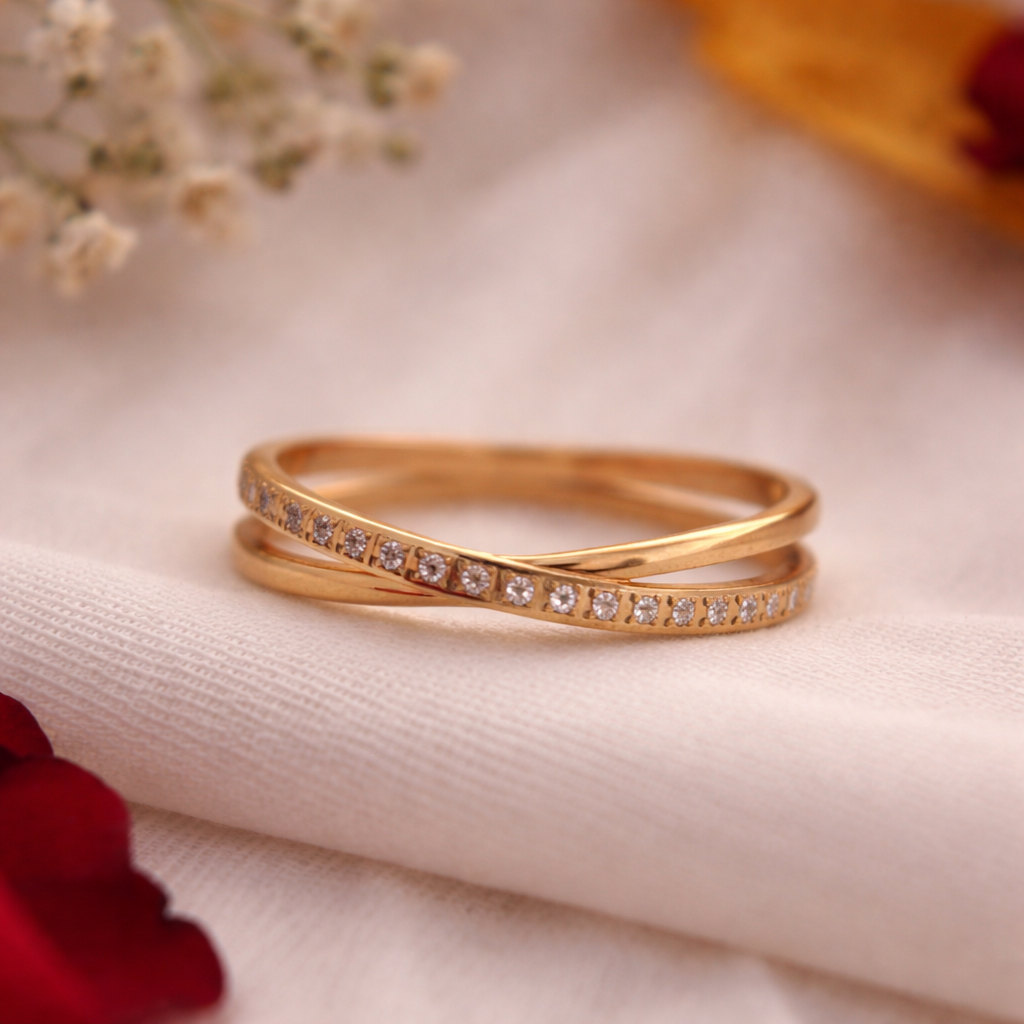 Criss cross zircon gold ring