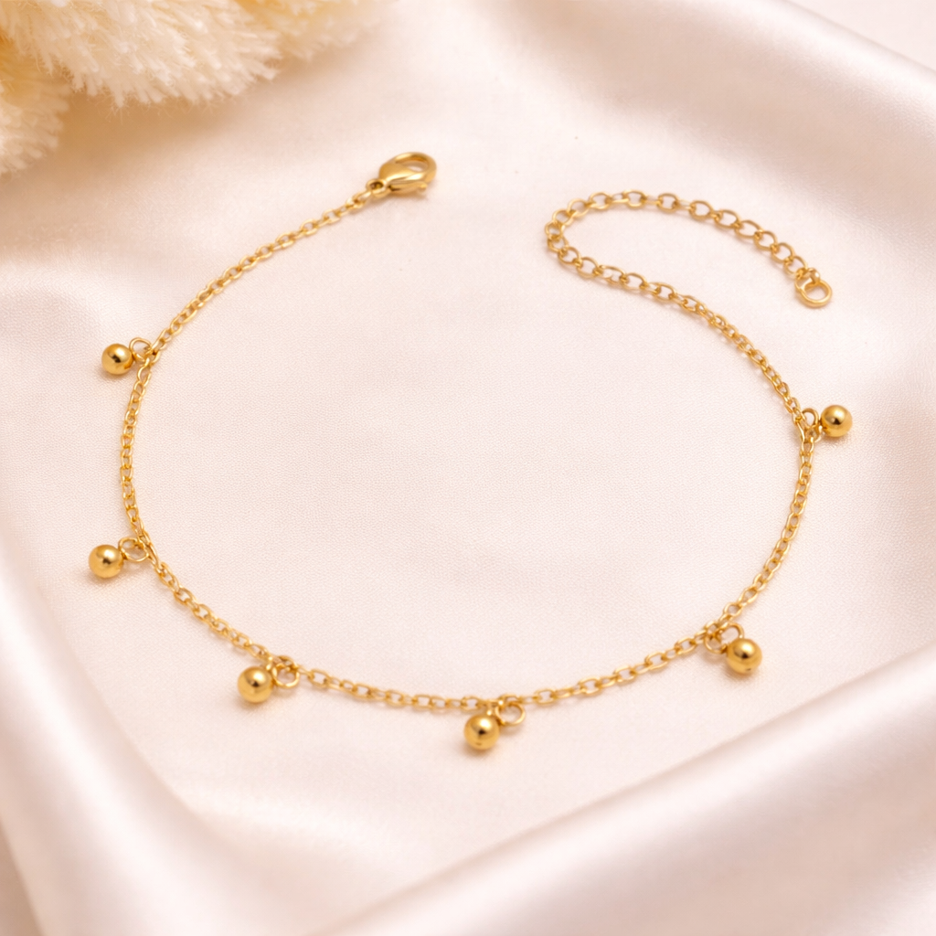 Gold charm bracelet with beads | elegant minimal jewelry