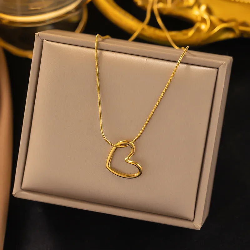 Elegant Gold Open Heart Pendant Necklace for Women