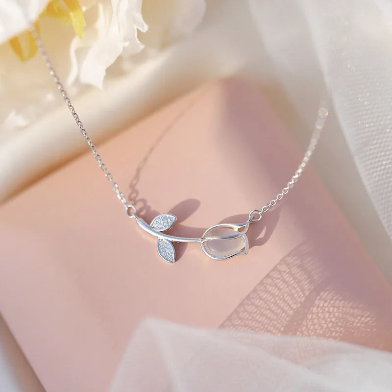 Silver Tulip Bloom Necklace | Zarinoor