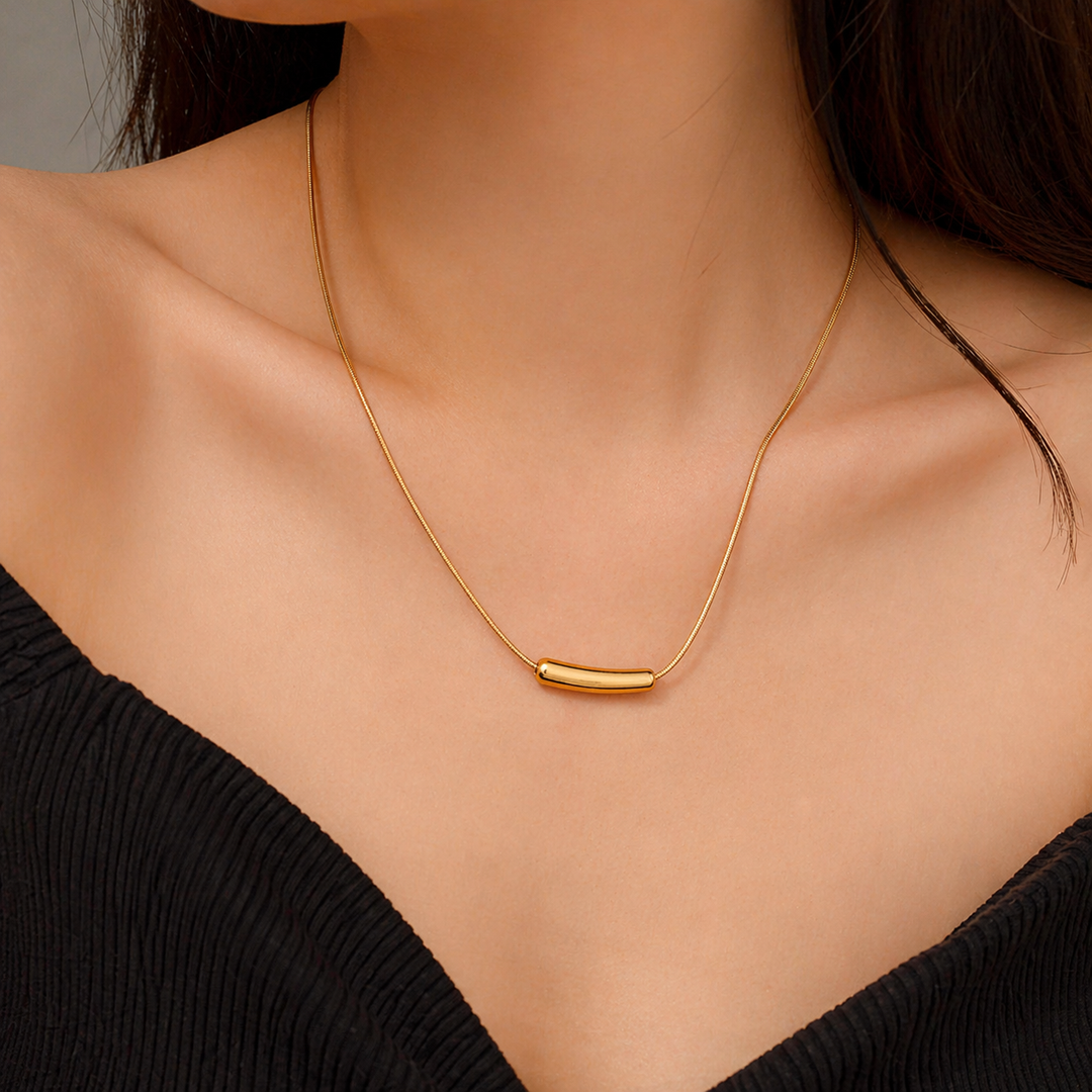 Gold Bar Necklace – Minimal Pendant